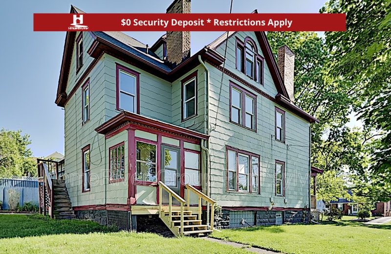 1701 Delaware Ave in New Castle, PA - Building Photo