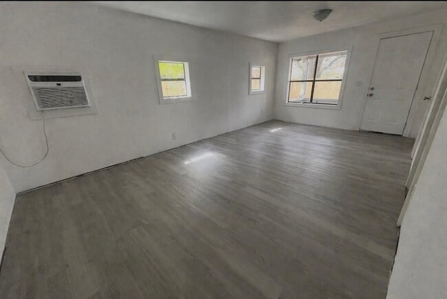 516 S 11th St in Fort Pierce, FL - Building Photo - Building Photo