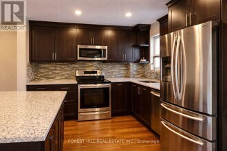 166 Schell Ave in Toronto, ON - Building Photo - Building Photo