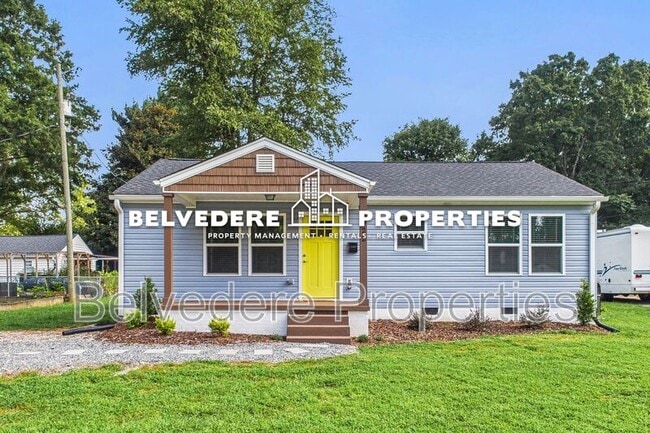 2322 Fernwood Dr in Greensboro, NC - Building Photo - Building Photo