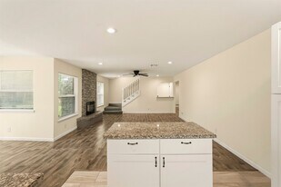 718 Oder Ln in Houston, TX - Building Photo