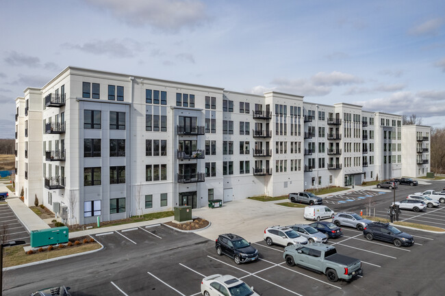 Canvas at Valor Acres in Brecksville, OH - Foto de edificio - Building Photo