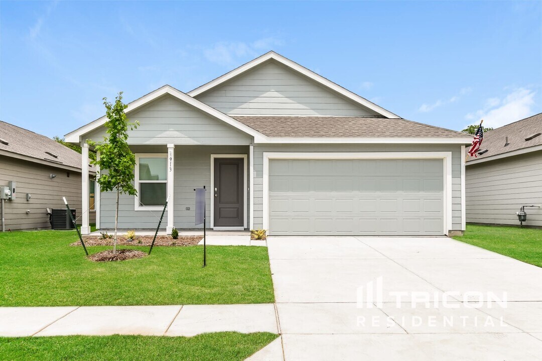 913 Mossycup St in Princeton, TX - Building Photo
