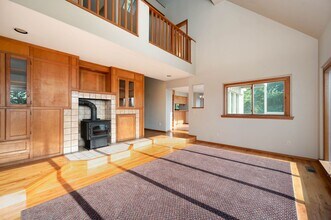 1248 Chuckanut Crest Ln in Bellingham, WA - Building Photo - Building Photo