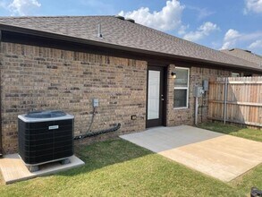 2428 Northcreek Ln in Oklahoma City, OK - Building Photo - Building Photo