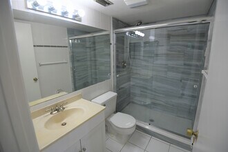 1455 SW Silver Pine Way, Unit 106D2 in Palm City, FL - Foto de edificio - Building Photo