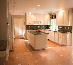 6 Kendall Dr in Northborough, MA - Building Photo - Building Photo