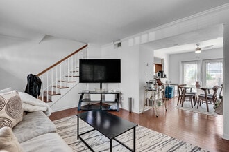 6940 Roswell Rd, Unit 5B in Atlanta, GA - Building Photo - Building Photo