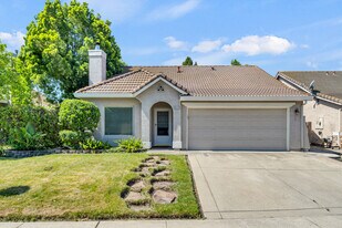 3635 Poppy Hill Way in Sacramento, CA - Building Photo