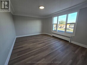 936 E Main St in Welland, ON - Building Photo - Building Photo