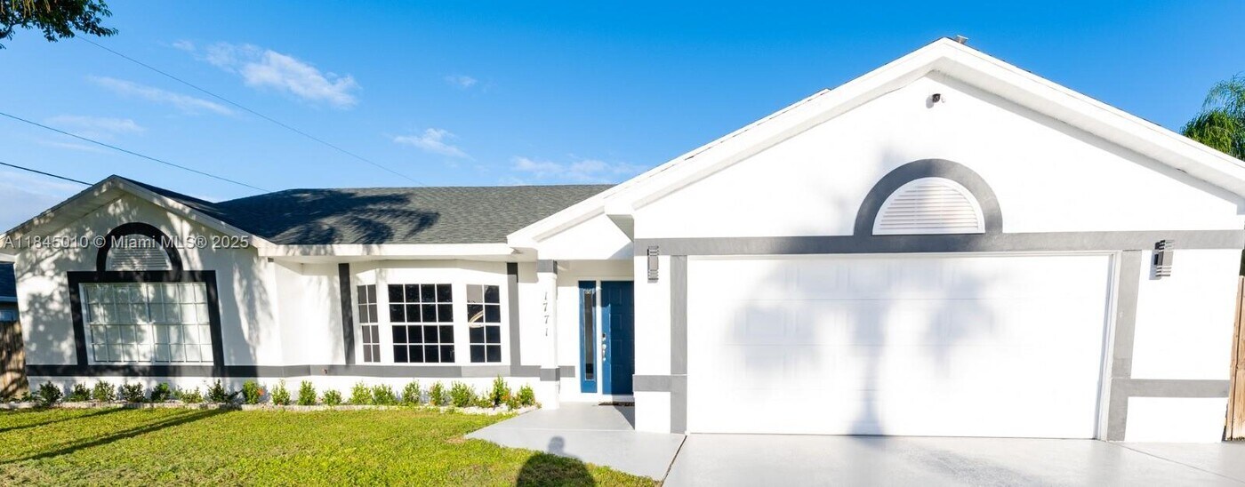 1771 SE Gaskins Cir in Port St. Lucie, FL - Building Photo