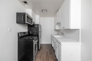 17th Street Santa Monica in Santa Monica, CA - Building Photo