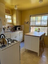 1621 Woodland Ave, Unit A in East Palo Alto, CA - Building Photo - Building Photo