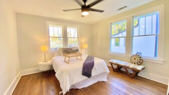 658 Cascade Ave SW, Unit A in Atlanta, GA - Building Photo