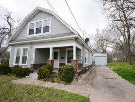 407 N Chappell Hill St in Brenham, TX - Building Photo