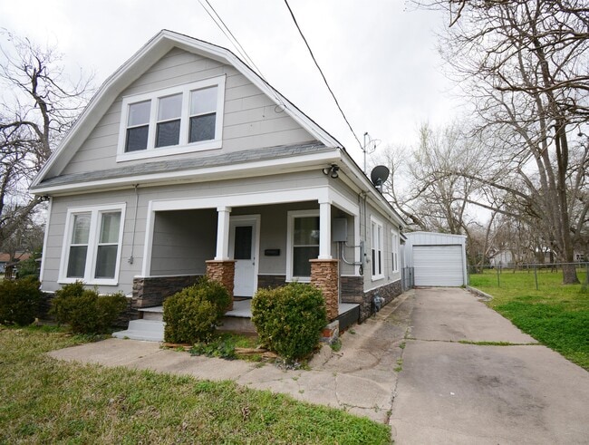 property at 407 N Chappell Hill St