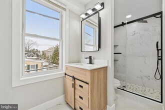 417 W Elm St in Conshohocken, PA - Building Photo - Building Photo