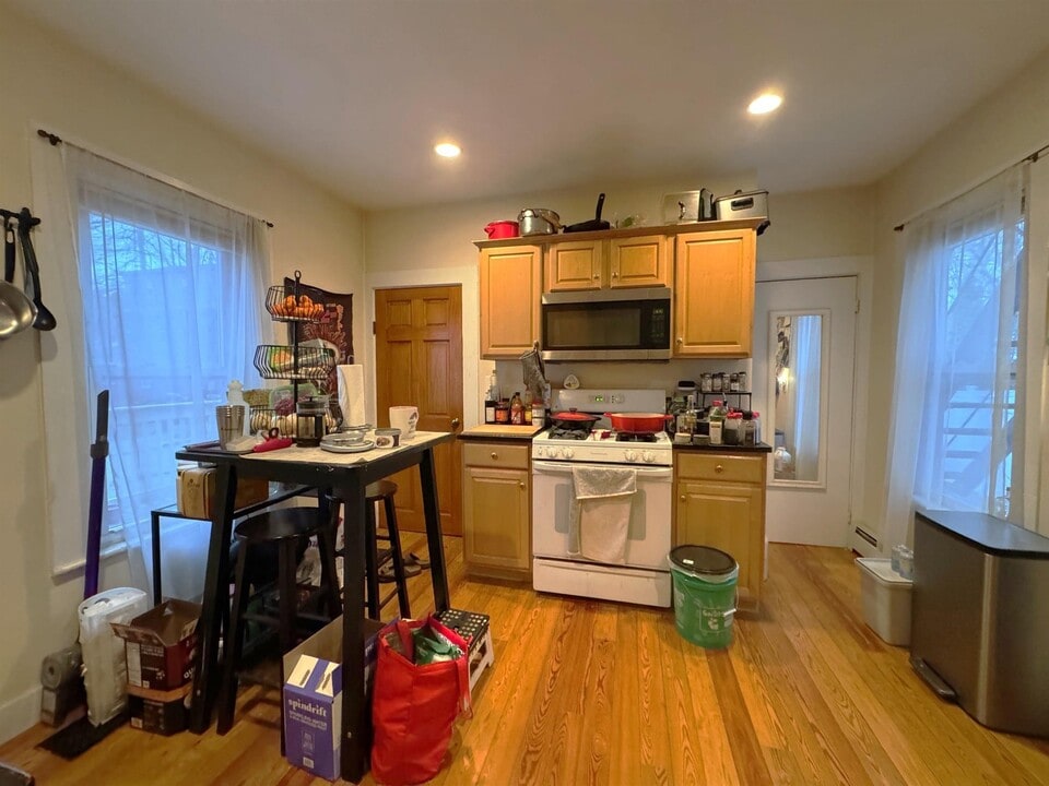 40 Chester St, Unit 1R in Somerville, MA - Building Photo