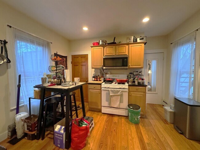 40 Chester St, Unit 1R