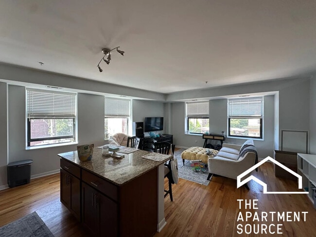 1337 W Fargo Ave in Chicago, IL - Foto de edificio - Building Photo