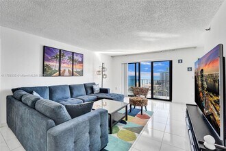 1201 S Ocean Dr, Unit 2208S in Hollywood, FL - Building Photo - Building Photo