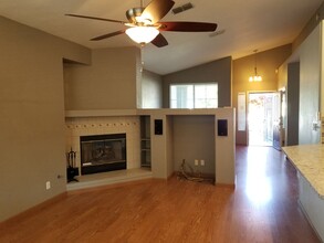 8420 Anthemis Ct in Elk Grove, CA - Building Photo - Building Photo