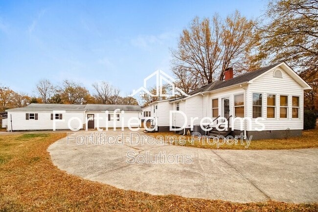 property at 309 E 11th St