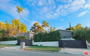 8400 Mulholland Dr in Los Angeles, CA - Building Photo - Building Photo