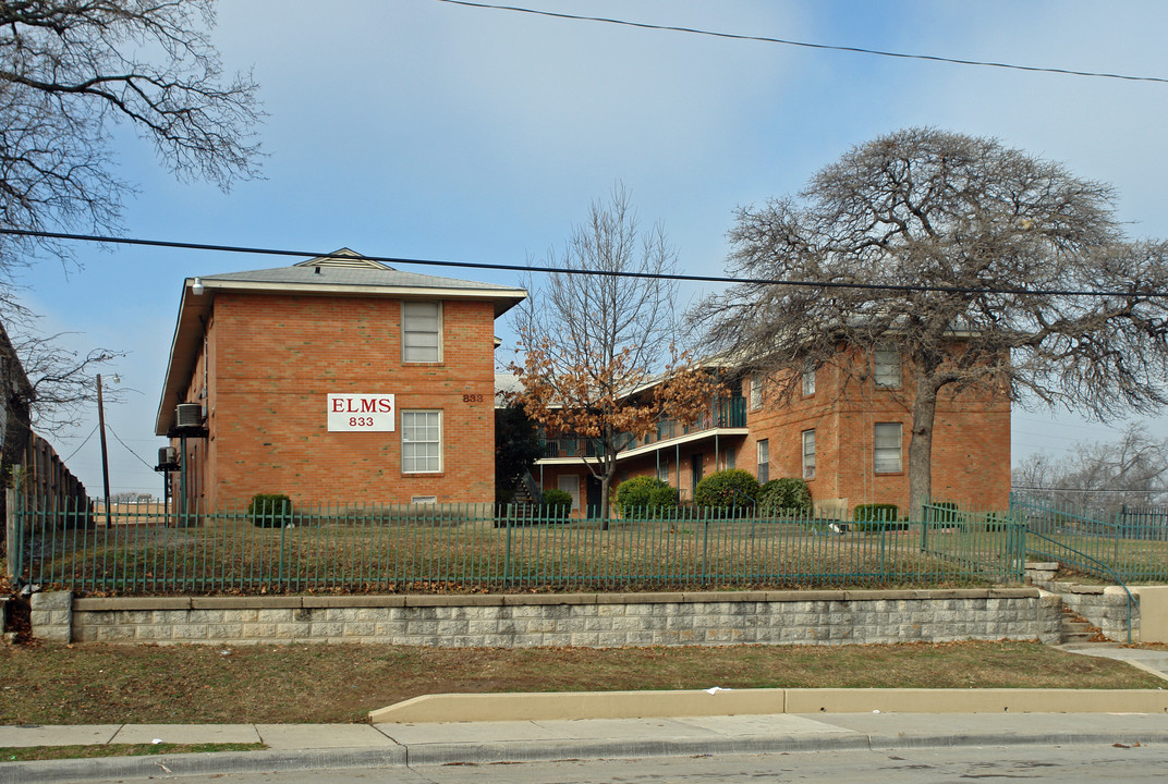 Elms in Dallas, TX - Building Photo