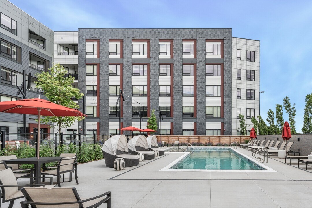 Atwood in Saugus, MA - Foto de edificio