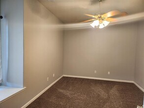 2750 25th Ave in Kingsburg, CA - Building Photo - Building Photo