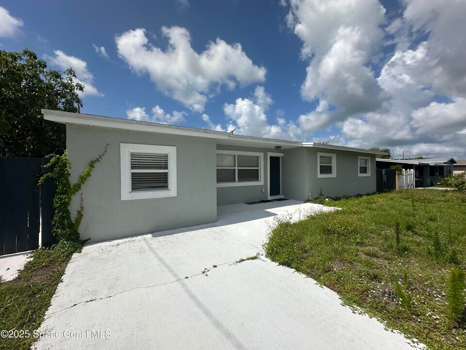 1160 Martha Lee Ave in Rockledge, FL - Building Photo