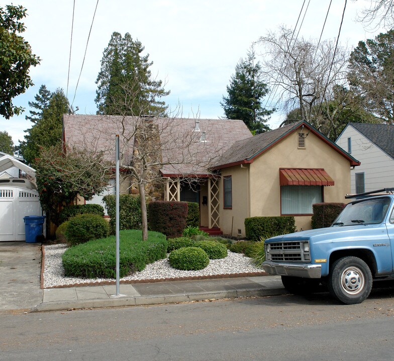 416 Talbot Ave in Santa Rosa, CA - Building Photo