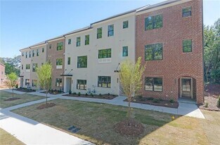 2786 Woodland Terrace in Smyrna, GA - Building Photo