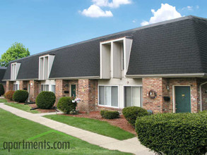 Townehouse Village Apartments in Richmond, IN - Foto de edificio - Building Photo