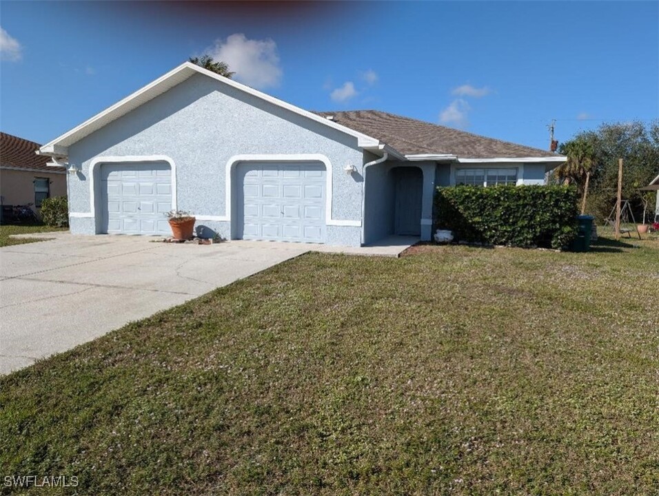 4144 SW 7th Pl in Cape Coral, FL - Building Photo