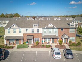 7025 Magnolia Crossings in Spring Hill, TN - Building Photo