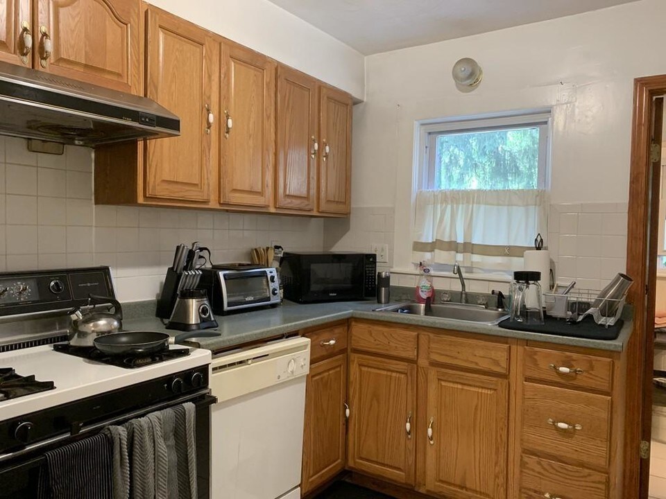 50 Mt Ararat Rd in Quincy, MA - Building Photo