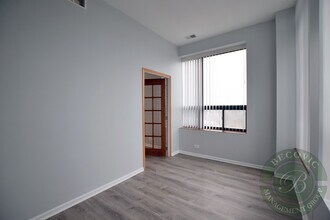 2451 W Howard St in Chicago, IL - Building Photo - Building Photo