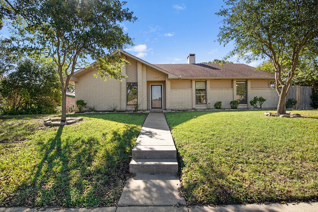 1512 Barclay Dr in Richardson, TX - Building Photo