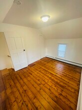 4212 Marathon Pky in Little Neck, NY - Foto de edificio - Building Photo