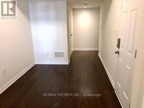 25 McGrath Ave. in Richmond Hill, ON - Building Photo - Building Photo