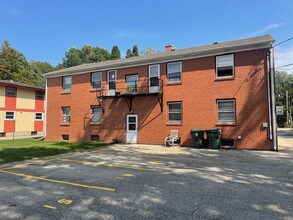 402 Palomino Ln, Unit 1N in Madison, WI - Foto de edificio - Building Photo