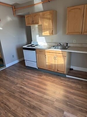 41 Dunham St in Attleboro, MA - Building Photo