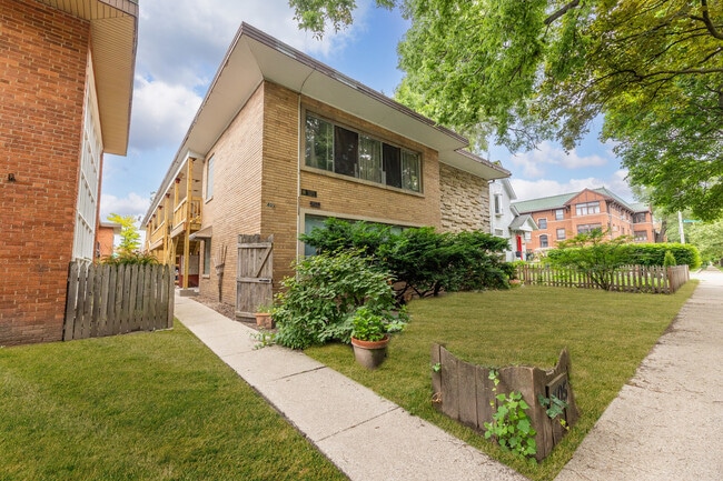property at 405 S Maple Ave