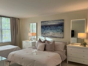 5161 Collins Ave in Miami Beach, FL - Building Photo - Building Photo