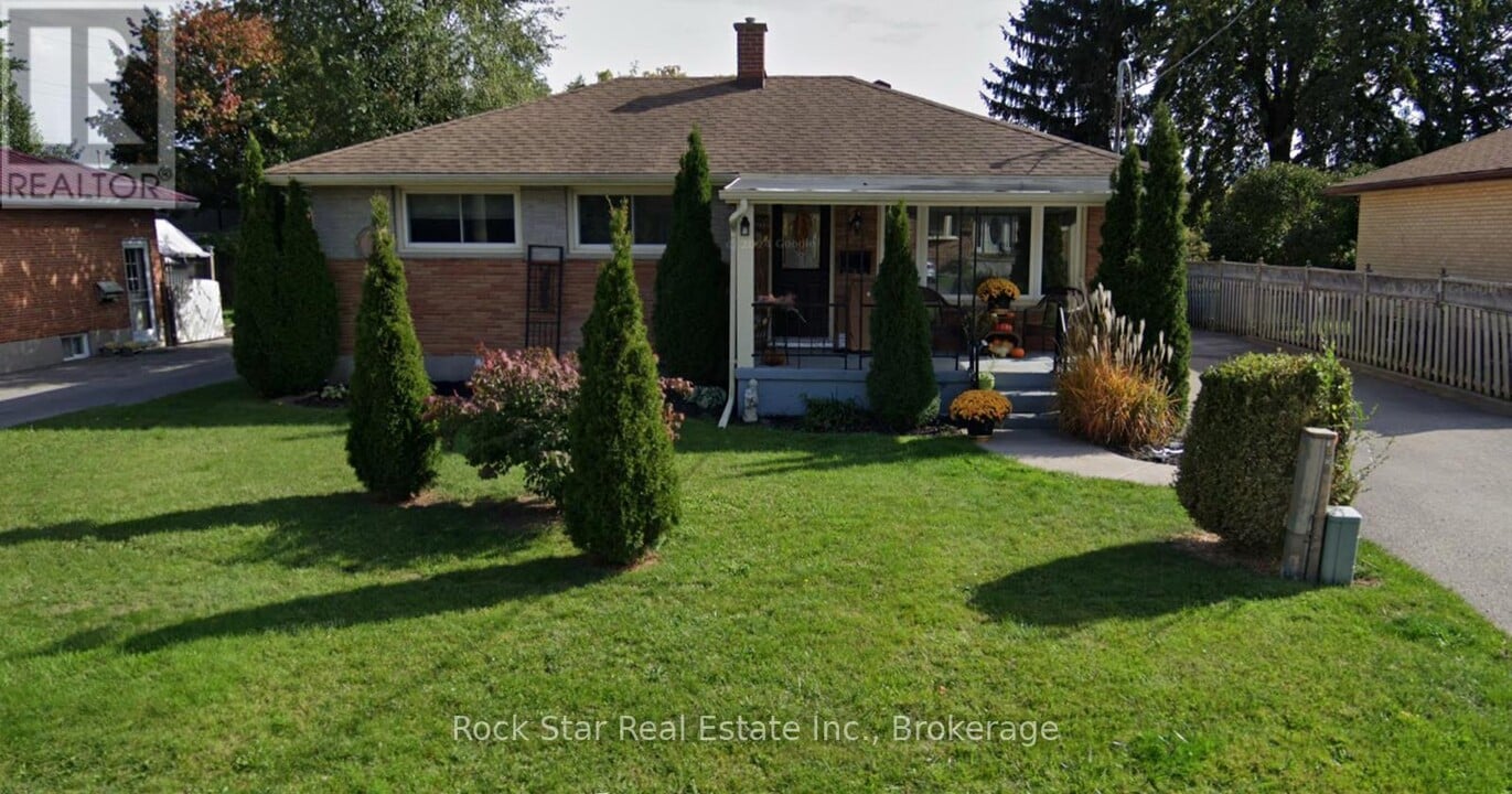 1597 Dixie St in London, ON - Building Photo