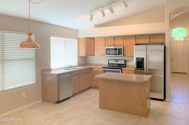 1723 E Erie St in Gilbert, AZ - Building Photo - Building Photo