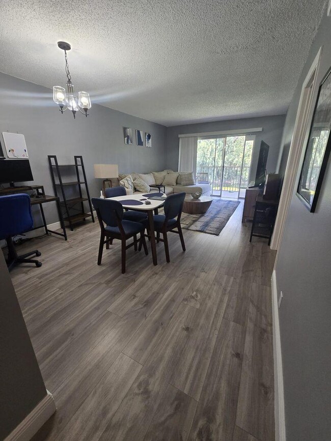 140 Lake Meryl Dr in West Palm Beach, FL - Building Photo - Building Photo