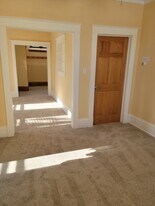 100 Oxford St N, Unit 1